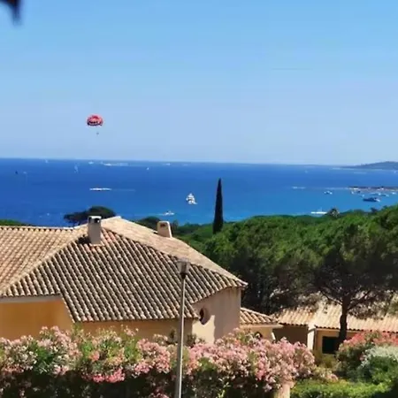 Ste-maxime - Au Coeur De La Pinede Avec Grande Terrasse Et Parking Gratuit A 500m De La Apartment Sainte-Maxime