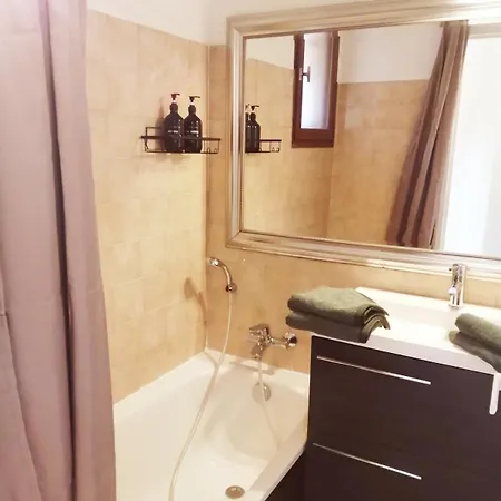 Apartment Ste-maxime - Au Coeur De La Pinede Avec Grande Terrasse Et Parking Gratuit A 500m De La *