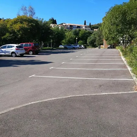 Ste-maxime - Au Coeur De La Pinede Avec Grande Terrasse Et Parking Gratuit A 500m De La Sainte-Maxime